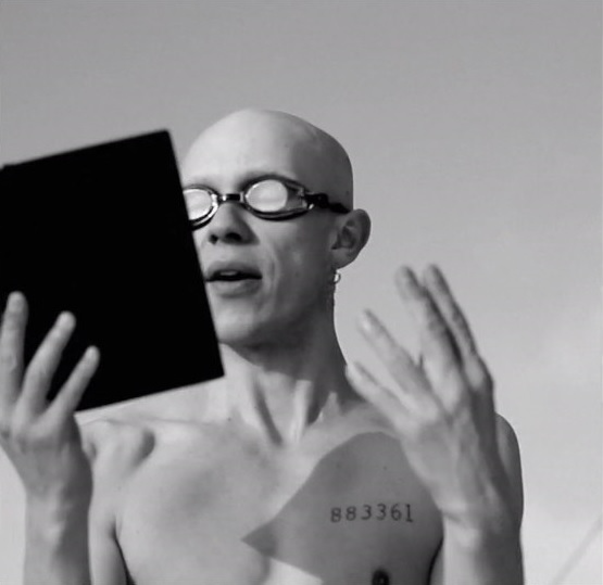 Теряющий слух рэпер пишет невероятные треки