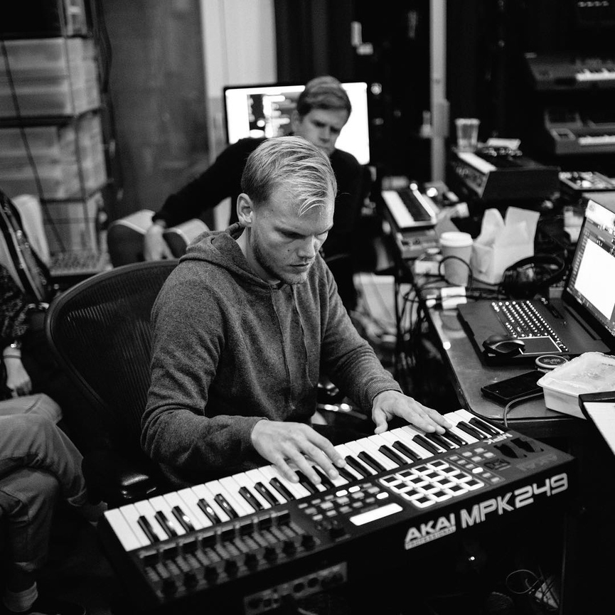 Сумасшедший ритм жизни, полная самоотдача в работе и вредные привычки истощили организм музыканта​Фото: Instagram