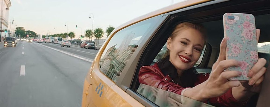 Героиня Татьяны Бабенковой приехала на отдых в Петербург​Фото: кадр из видео