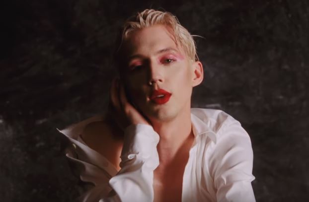 Трой Сиван презентовал очень смелое видео «Bloom»​Фото: кадр из клипа