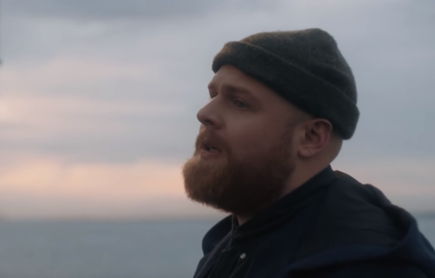 Том Уокер​Фото: кадр из клипа