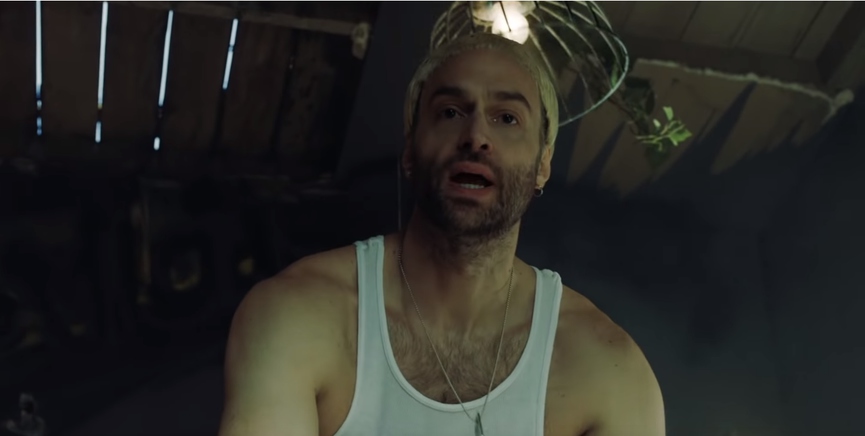 Крис Делия сыграл Эминема с согласия самого артиста​Фото: кадр из клипа