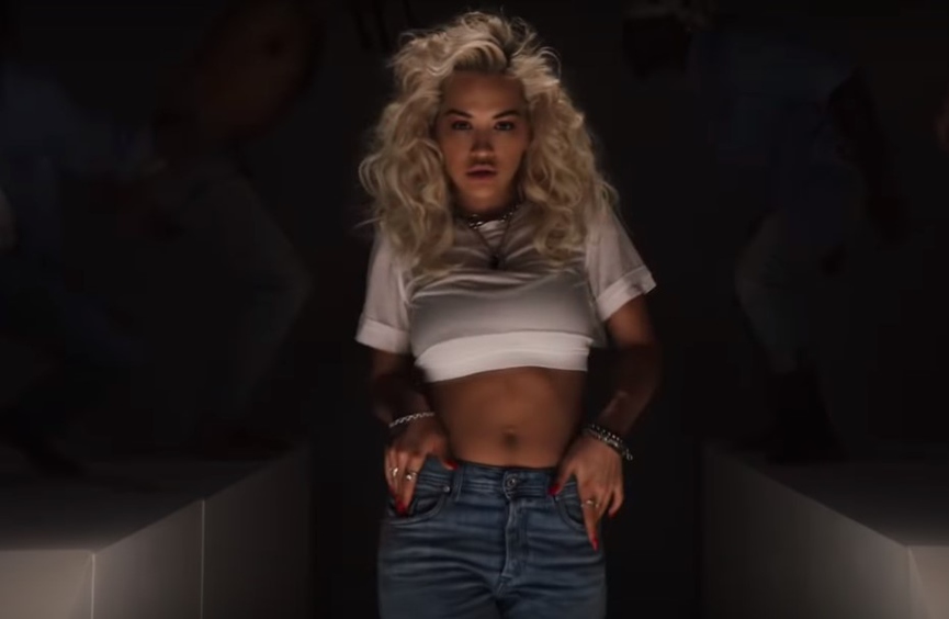 Кадр из клипа: Tiësto, Jonas Blue & Rita Ora – «Ritual»