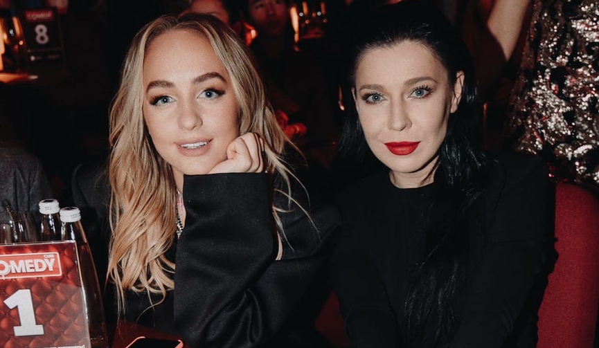 Мари Краймбрери и Ёлка​Фото: Instagram