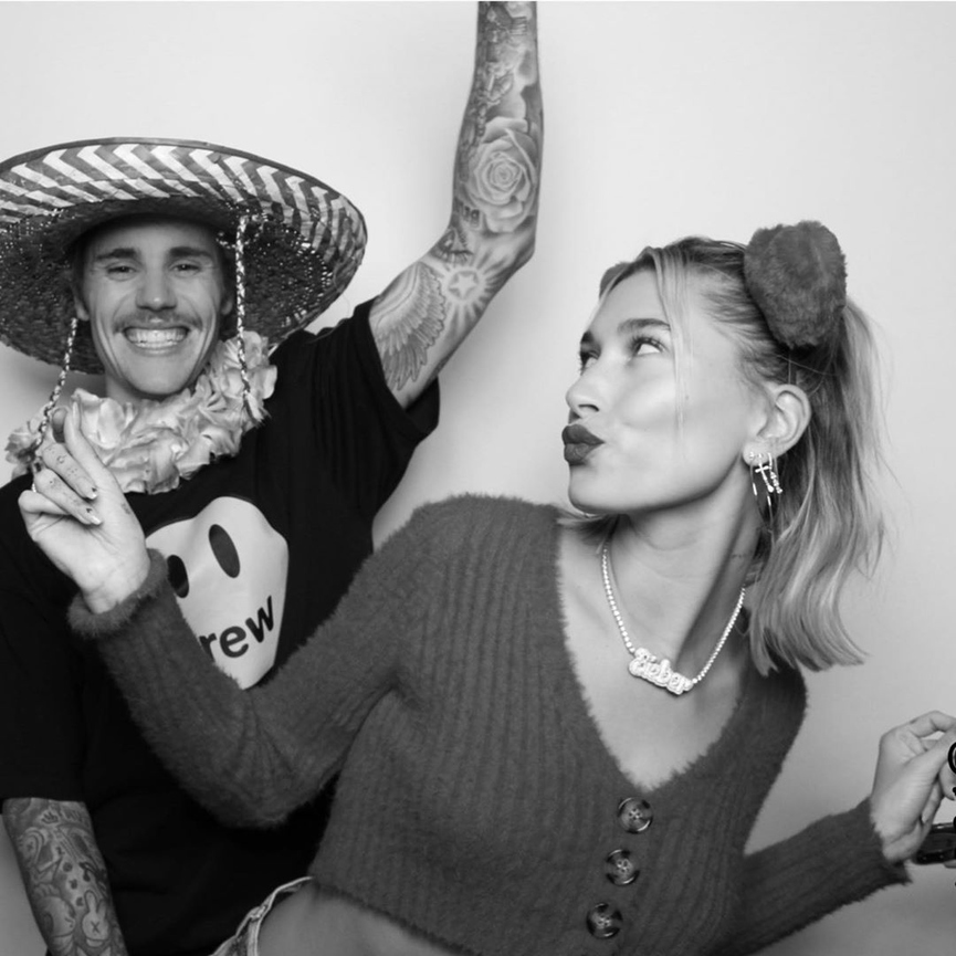 Биберы, Элджей, Рита Дакота: как звёзды отметили День всех влюблённых