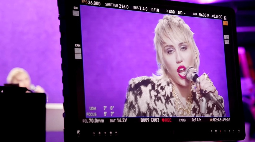 Майли Сайрус​Фото: кадр из видео