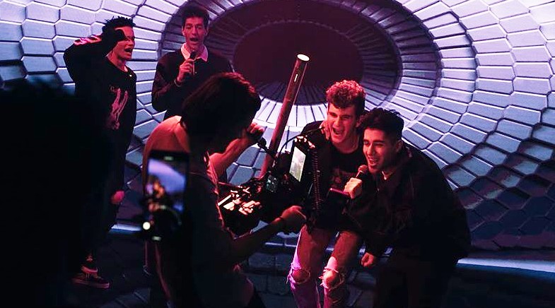 Даня Милохин, Артур Бабич и Rauf & Faik на съёмках шоу «Студия 69»Фото: Instagram