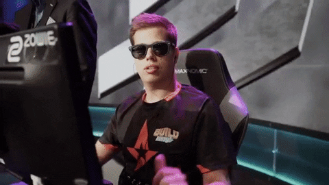 Где покупать подарок геймеру?