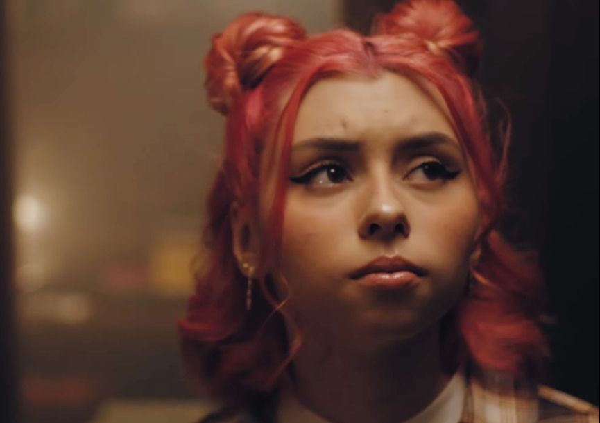 Дора​Фото: кадр из клипа