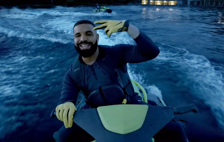 ДрейкФото: кадр из клипа «Laugh Now Cry Later»