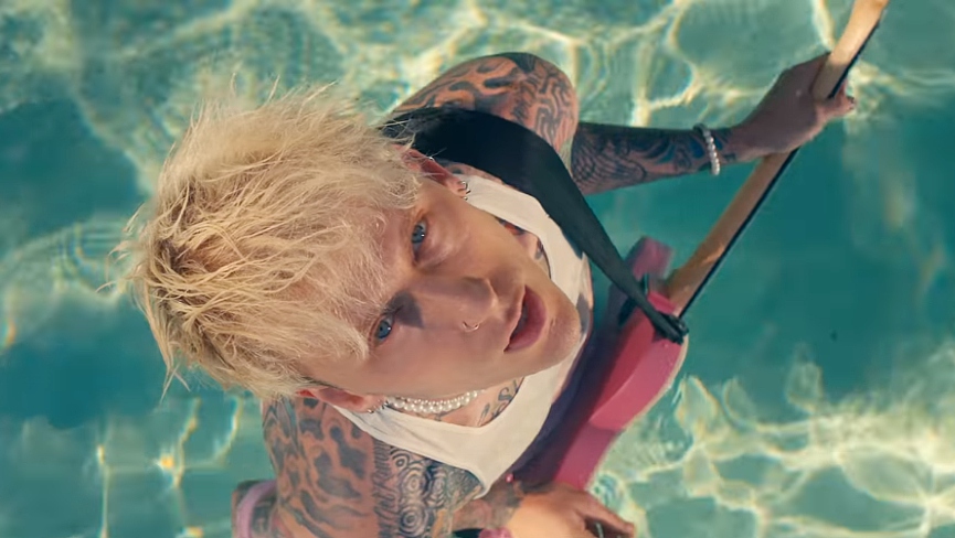 Machine Gun Kelly​Фото: кадр из клипа