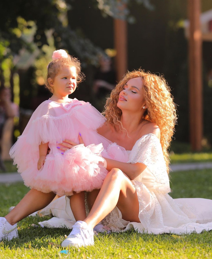 Жена Пашу Ханна с дочерью​Фото: Instagram