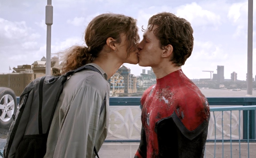 Зендея и Том ХолландФото: кадр из фильма «Человек-паук: Вдали от дома»