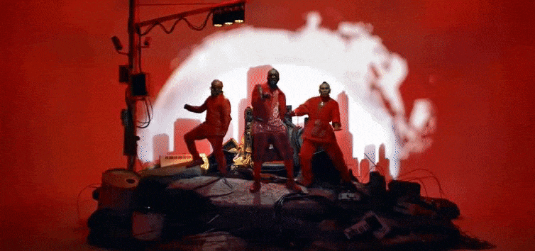 «Girl Like Me»: совместный клип Black Eyed Peas и Шакиры