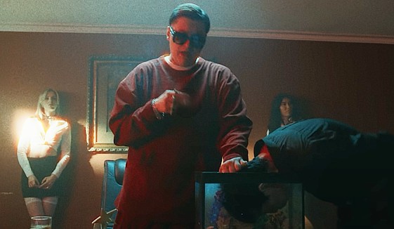 104Фото: кадр из видео