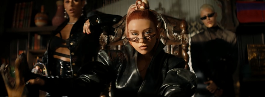 Кристина Агилера​Кадр из клипа «Pa Mis Muchachas»