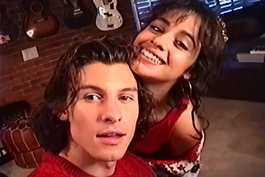 Шон Мендес, Камила КабейоФото: кадр из клипа «The Christmas Song»