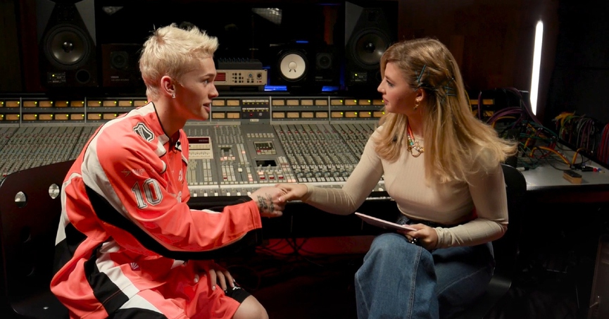 Даня Милохин и Аня PokrovФото: кадр из видео