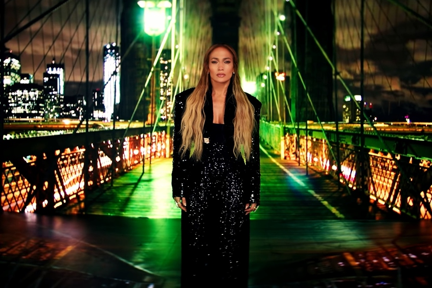 Дженнифер ЛопесКадр из клипа «On My Way»