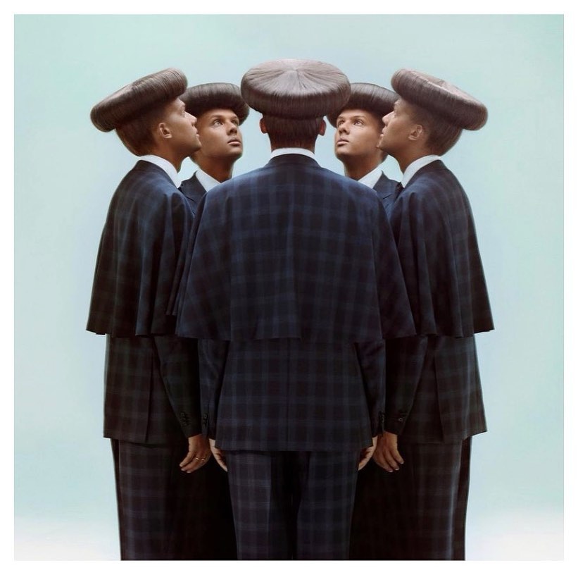 Обложка альбома «Multitude»​Источник: Instagram