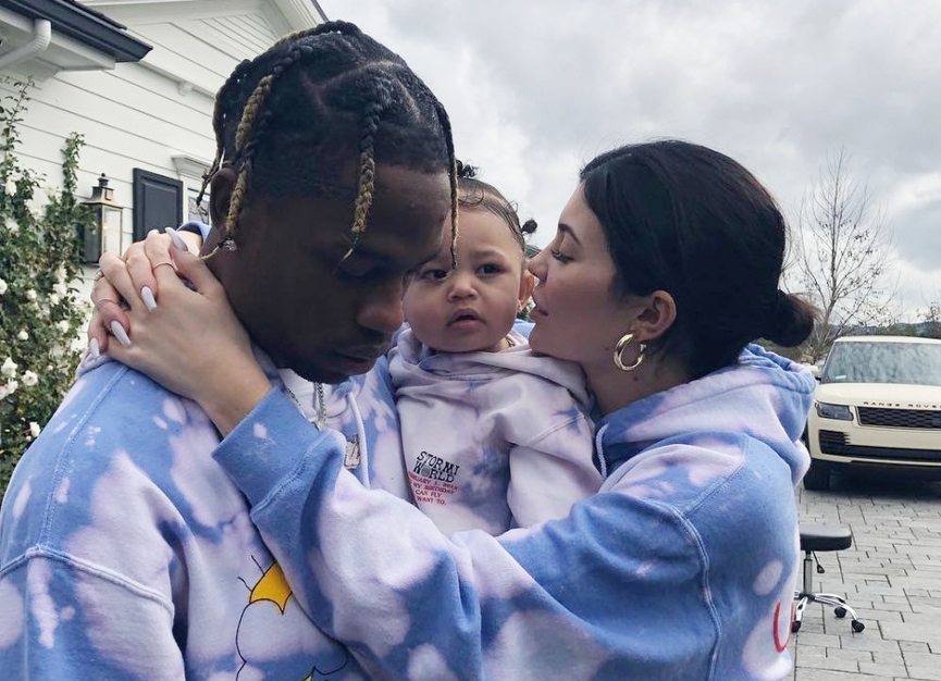 Трэвис Скотт и Кайли Дженнер с дочерью Сторми​Фото: Instagram