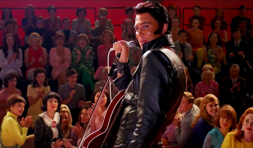 Остин Батлер в образе Элвиса Пресли​Фото: кадр из трейлера