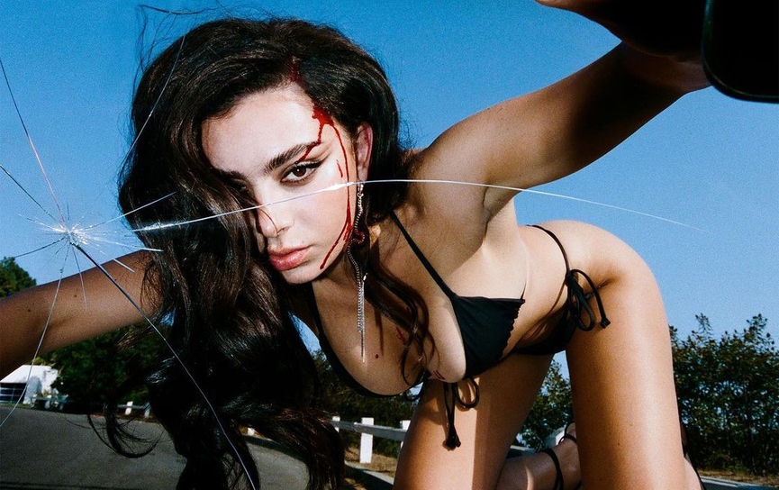 Charli XCX​Фото: обложка альбома «Crash»