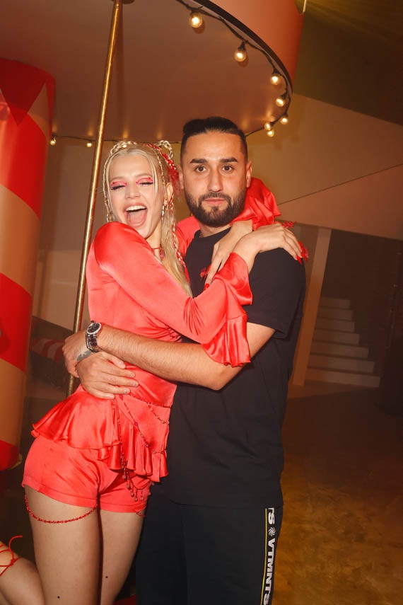 ​​Юля Гаврилина и Заир Юсупов​Фото: пресс-служба блогеров