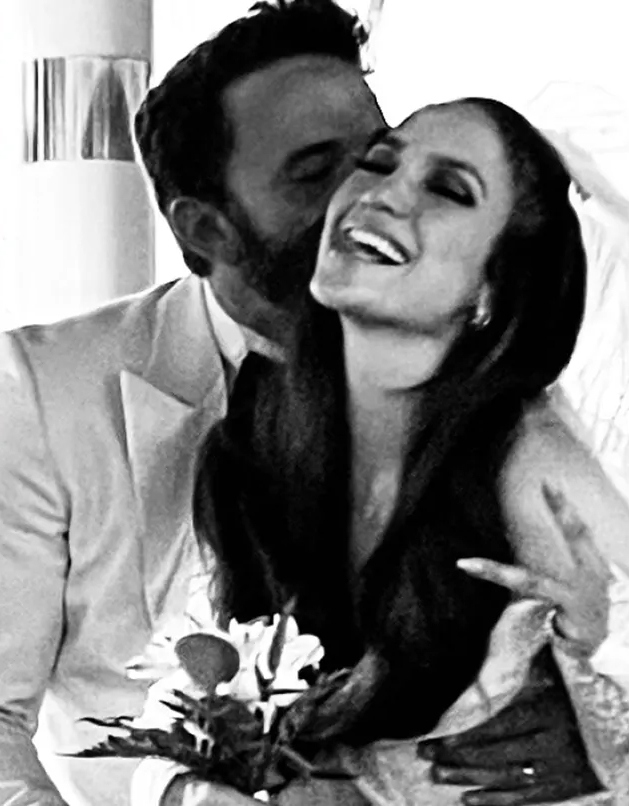 Фото: On The JLo