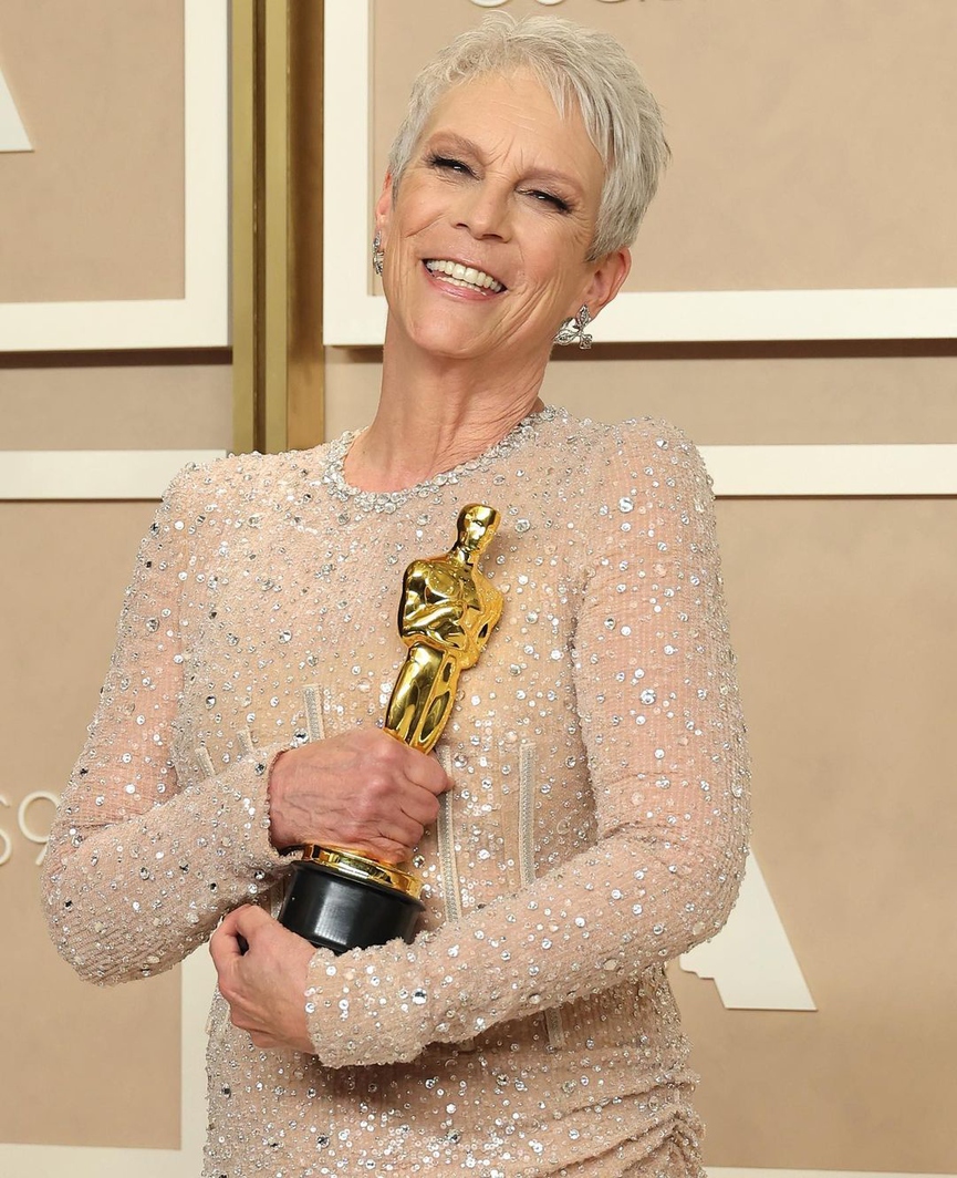 Джейми Ли Кёртис со своим первым «Оскаром»Фото: The Academy