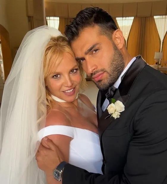 Бритни Спирс и Сэм Асгари в день свадьбыФото: соцсети