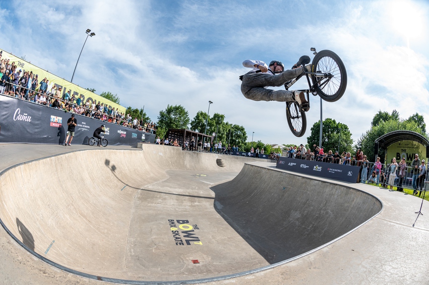 THE BOWL 9: Лучшие скейтбордисты и ВМХ-райдеры на легендарном фесте